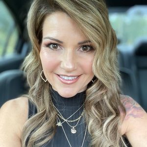 Meet your Posher, Lena